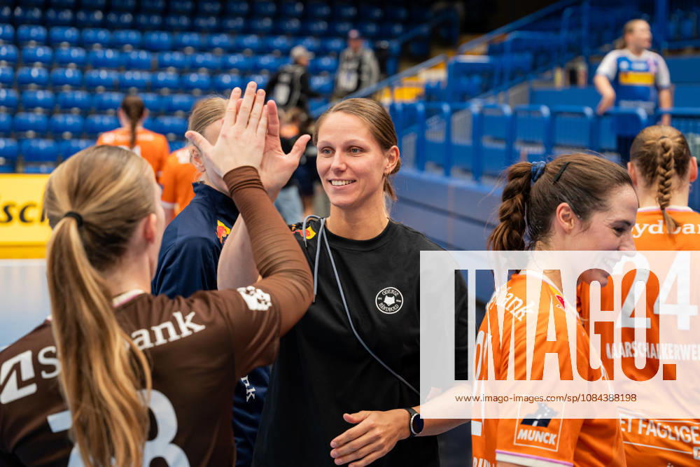 HSG Blomberg-Lippe (GER) vs. Odense Handbold (DEN), Handball, EHF Champions League Women, Gruppenphase, 11.10.2026, Saision 2026 2027, Lemgo Xenia Smits (Odense Handbold) freut sich nach dem Sieg gegen HSG Blomberg-Lippe (GER) Lemgo Phoenix Contact Arena Deutschland