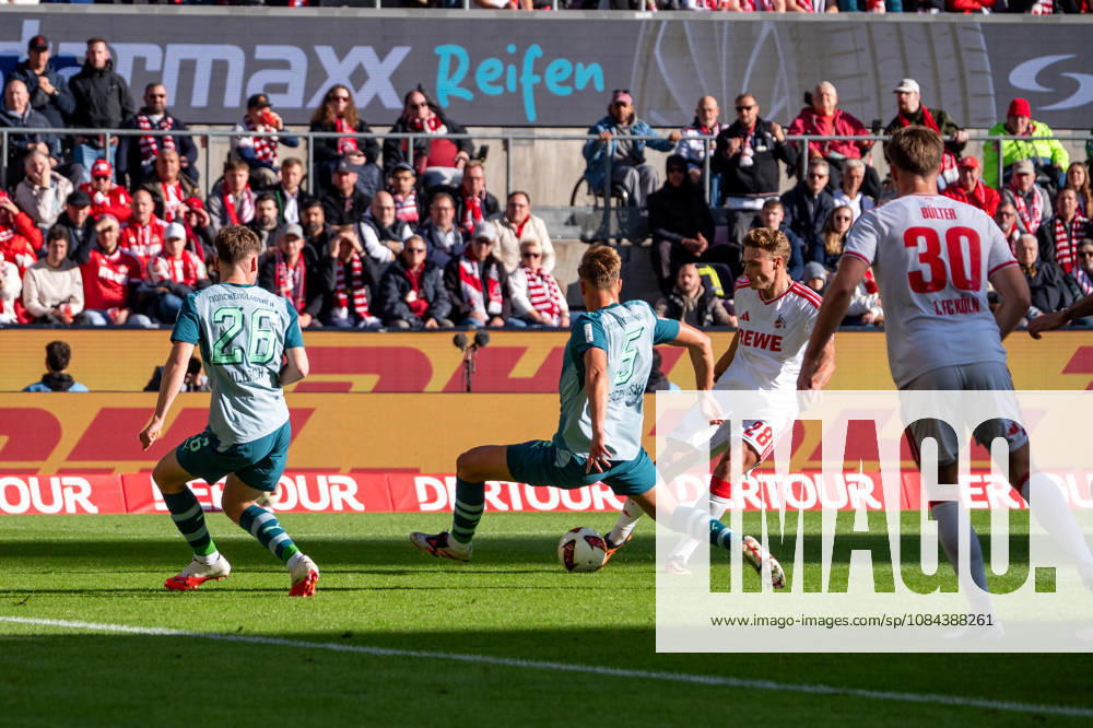Deutschland: 1.Bundesliga 2026 2027, 5. Spieltag, 1.FC Köln vs Borussia Mönchengladbach, Sonntag, 11.10.2026 RheinEnergie-Stadion (Köln-Nordrhein-Westfalen): Sebastian Sebulonsen (1.FC Köln, 28) Schießt aufs Tor gegen Jan Leszczynski (Borussia Mönchengladbach, 5) und Lukas Ullrich (Borussia M?nchengladbach, 26) Köln RheinEnergier-Stadion, Köln Deutschland