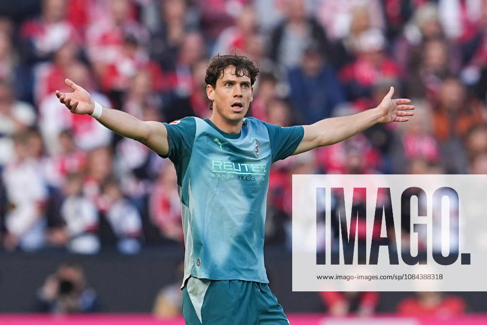 Herren, Fußball, 1.Bundesliga, 1.FC Köln - Borussia Mönchengladbach, Saison 2026 2027, RheinEnergieSTADION: Philipp Sander (Borussia Moenchengladbach, 16) gestikulierend DFB regulations prohibit any use of photographs as image sequences and or quasi-video.