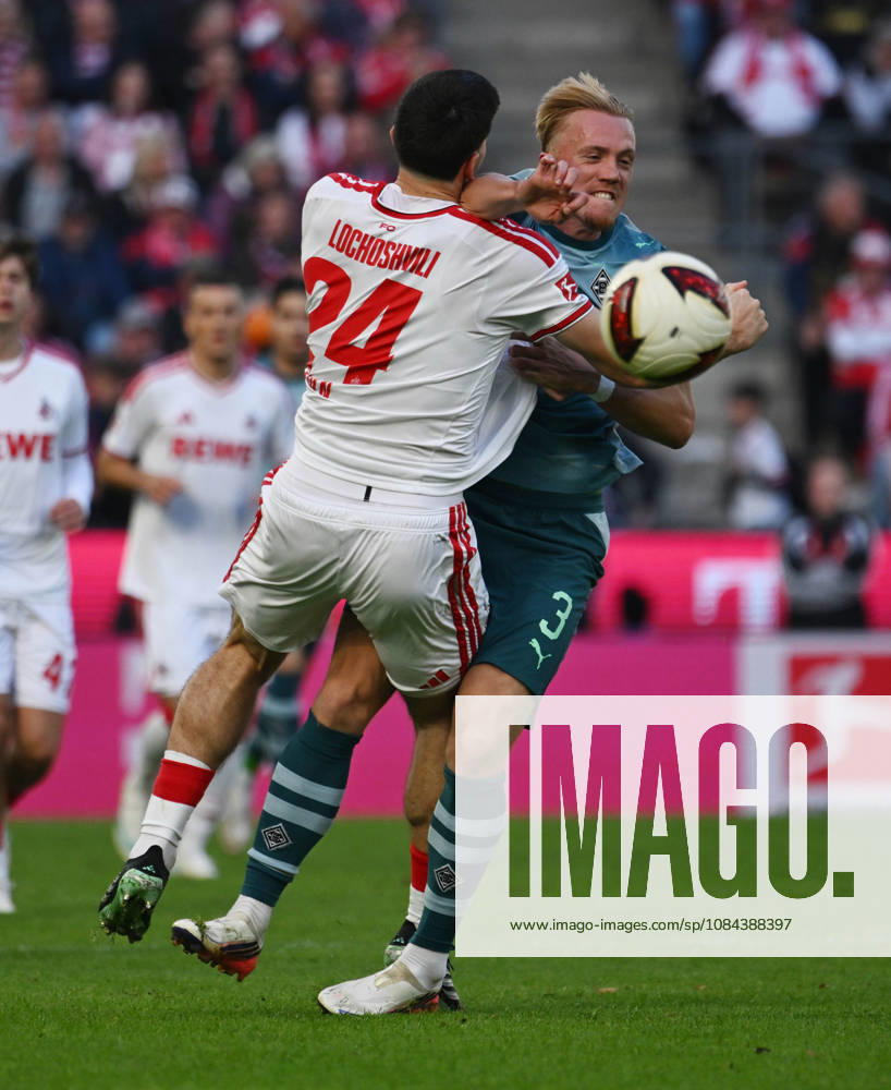 Fussball 1.Bundesliga, 1.FC Koeln - Borussia Mönchengladbach . Luka Lochoshvili , links ( 1.FC Köln ) und Isac Lidberg , rechts ( Mönchengladbach ) Koeln
