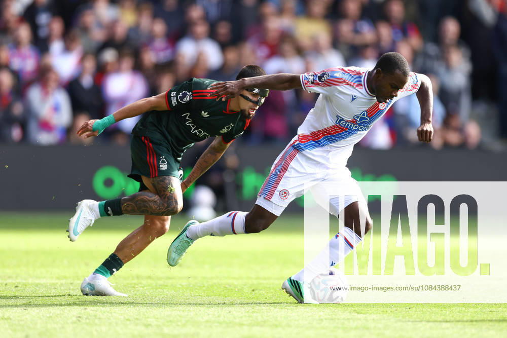 Crystal Palace v Nottingham Forest 11 October 2026, London - Premier League Football - Crystal Palace v Nottingham Forest - Daniel Munoz of Nottingham Forest and Tyrick Mitchell of Crystal Palace - Photo: Jacques Feeney Offside. London UK