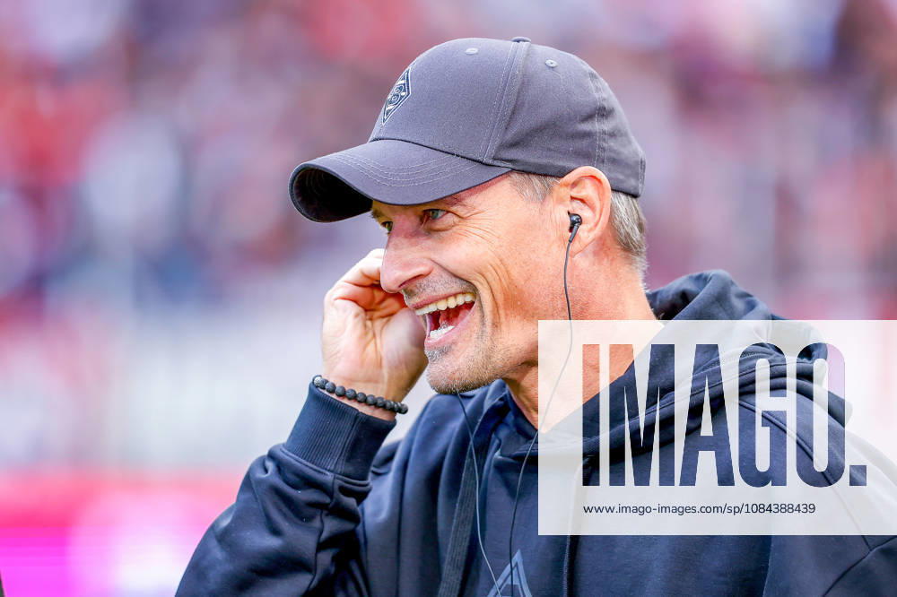 2026.10.11, Fußball, Bundesliga, 1. FC Köln - Borussia Mönchengladbach, RheinEnergieSTADION, 5.Spieltag, Saison 2026 2027: Alexander Blessin (Borussia Moenchengladbach Trainer) beim Interview DFB regulations prohibit any use of photographs as image sequences and or quasi-video. Photo: WilkowskixPressefotoKochx Nordrhein-Westfalen Deutschland