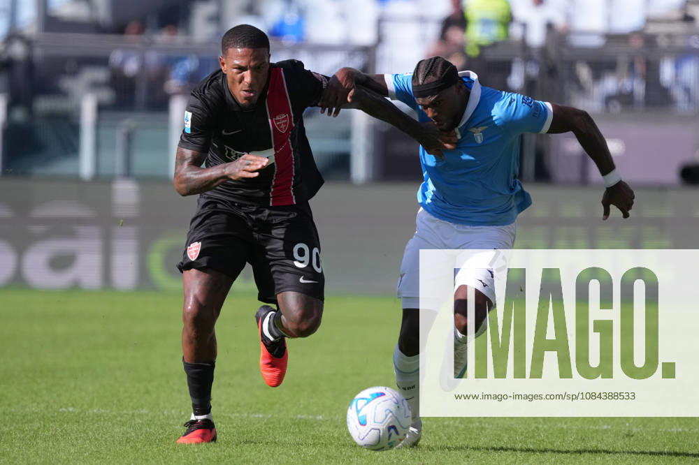 Monzas Michael Folorunsho Lazios Nuno Tavares during the Serie A EniLive soccer match between Lazio and Monza at the Rome s Olympic stadium, Italy - Sunday October 11, 2026 - Soccer ( Photo by Alfredo Falcone LaPresse )