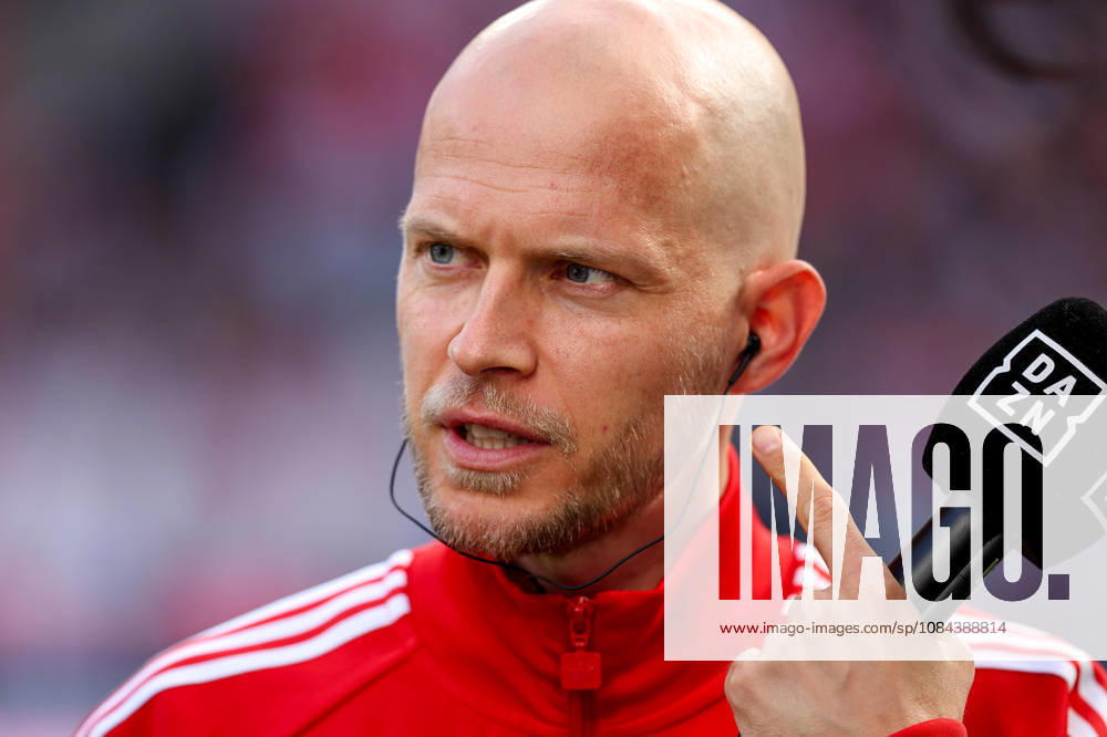 2026.10.11, Fußball, Bundesliga, 1. FC Köln - Borussia Mönchengladbach, RheinEnergieSTADION, 5.Spieltag, Saison 2026 2027: Rene Wagner (1. FC Koeln Trainer) beim Interview DFB regulations prohibit any use of photographs as image sequences and or quasi-video. Photo: WilkowskixPressefotoKochx Nordrhein-Westfalen Deutschland
