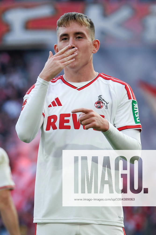 1. Bundesliga - 26 27 - 1. FC Köln - Borussia Mönchengladbach am 11.10.2026 im RheinEnergieSTADION in Köln Jubel, Torjubel, Torschuetze, Torschütze Isak Johannesson (Koeln 8) jubelt nach seinem Tor zum 1 zu 0
