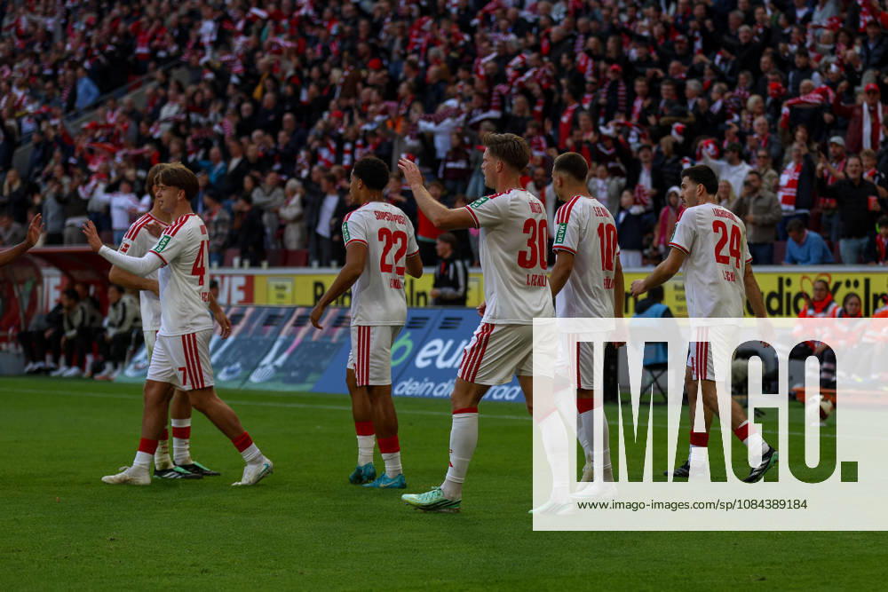 GER, Fussball, Herren, Bundesliga , 1. Bundesliga, Saison 2026 2027, 1. FC Köln - VfL Borussia Mönchengladbach Ãsak Johannesson (KOE) Torjubel, jubelt mit seiner Mannschaft nach dem Treffer zum 1:0