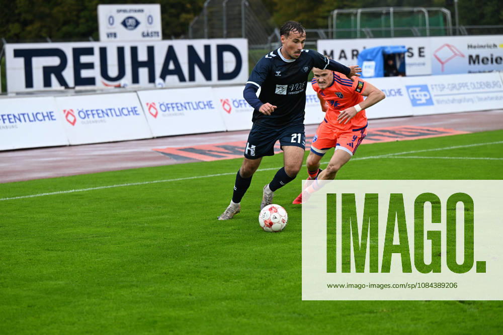 GER, Fussball, Regionalliga Nord, 13.Spieltag, Saison 2026 2027, Oldenburg, Marschwegstadion, VfB Oldenburg vs BSV Kickers Emden Nick OTTO ( VfB Oldenburg 21 ) Theo SCHRÖDER ( BSV Kickers Emden 9 ) Oldenburg Marschwegstadion Niedersachsen Deutschland