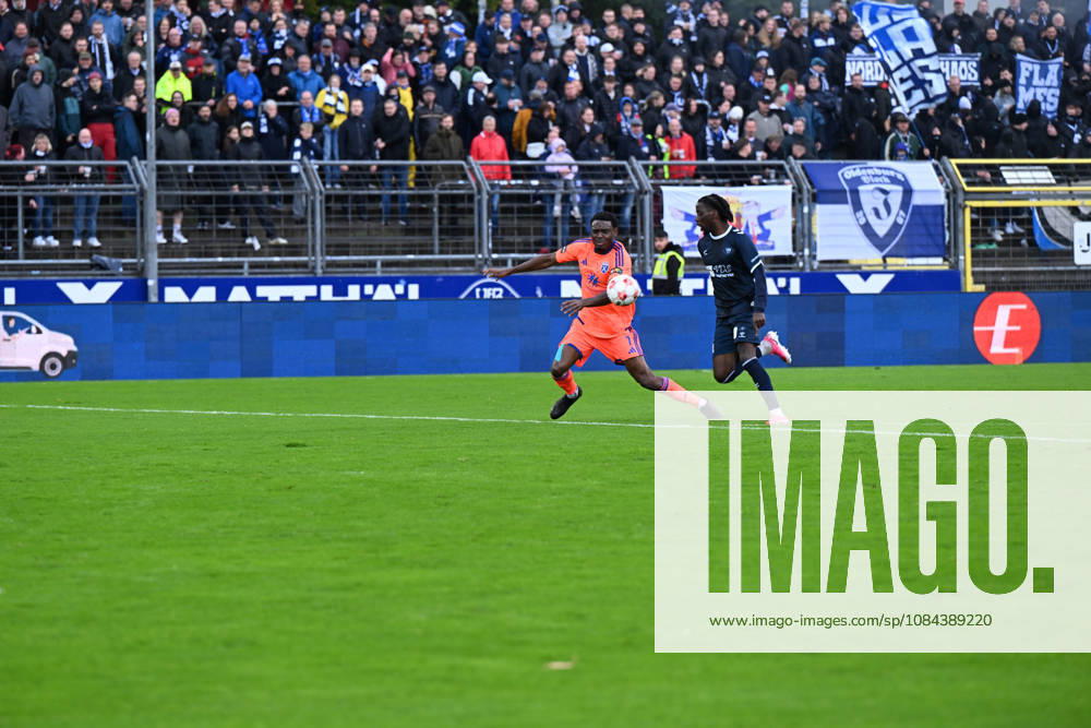 GER, Fussball, Regionalliga Nord, 13.Spieltag, Saison 2026 2027, Oldenburg, Marschwegstadion, VfB Oldenburg vs BSV Kickers Emden Ayukayoh MENGOT ( BSV Kickers EMDEN 7 ) Glory KIVETA-NDONGALASIYA( VfB Oldenburg 18 ) Oldenburg Marschwegstadion Niedersachsen Deutschland