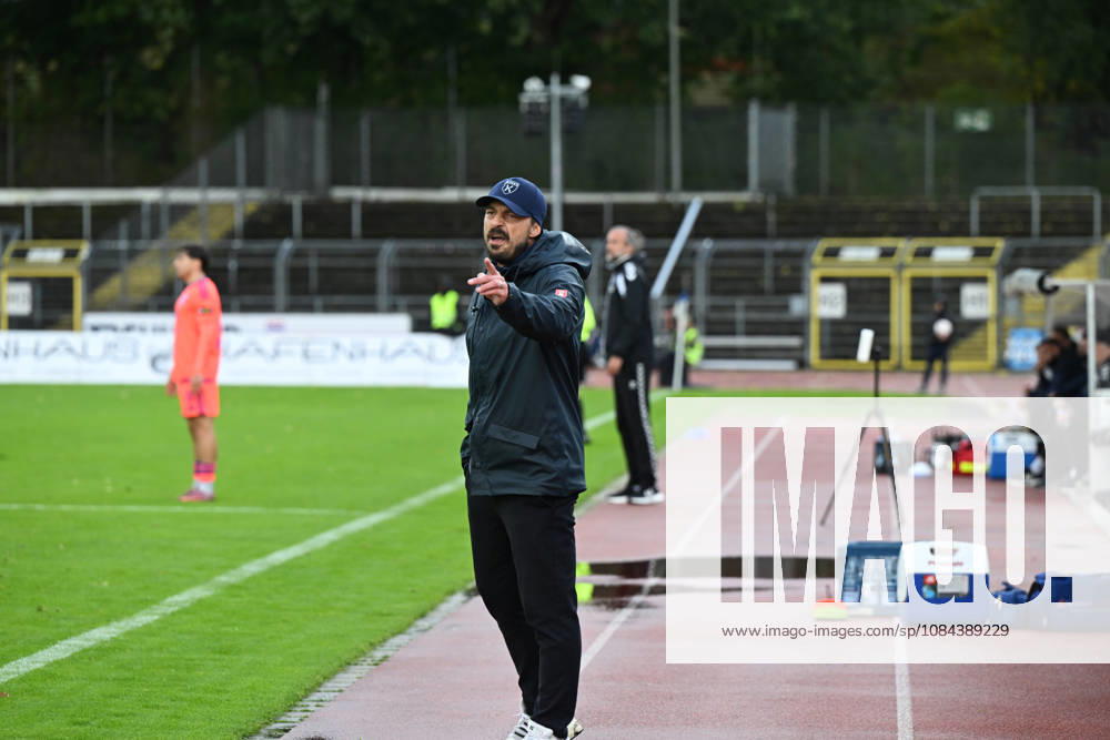 GER, Fussball, Regionalliga Nord, 13.Spieltag, Saison 2026 2027, Oldenburg, Marschwegstadion, VfB Oldenburg vs BSV Kickers Emden Björn LINDEMANN ( BSV Kickers Emden Trainer ) Oldenburg Marschwegstadion Niedersachsen Deutschland