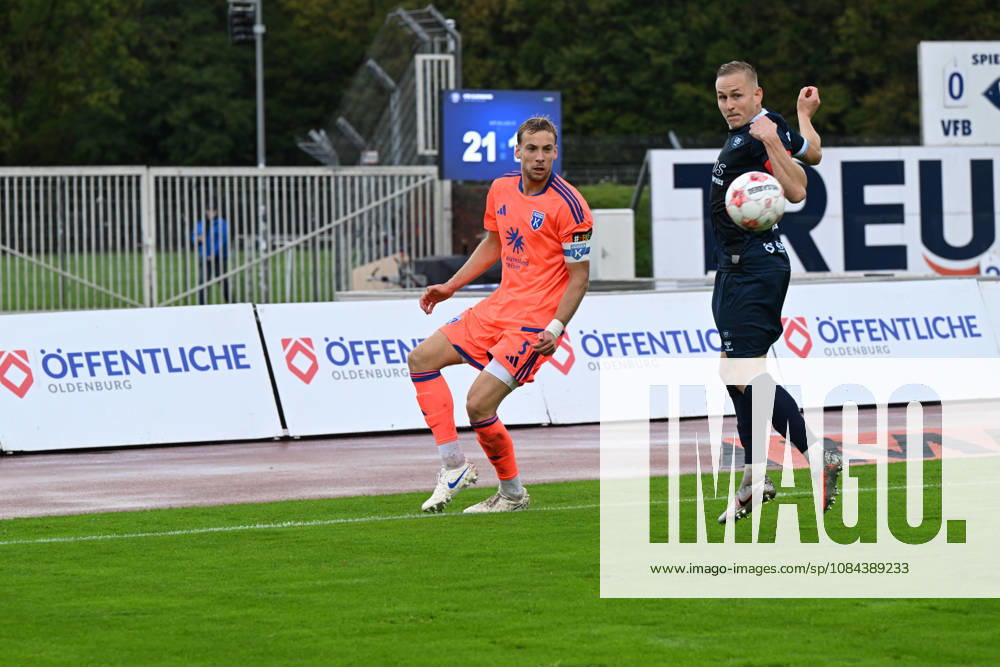 GER, Fussball, Regionalliga Nord, 13.Spieltag, Saison 2026 2027, Oldenburg, Marschwegstadion, VfB Oldenburg vs BSV Kickers Emden Peer MAHNCKE ( BSV Kickers Emden 5 ) Kai PRÖGER PROEGER ( VfB Oldenburg 11 ) Oldenburg Marschwegstadion Niedersachsen Deutschland