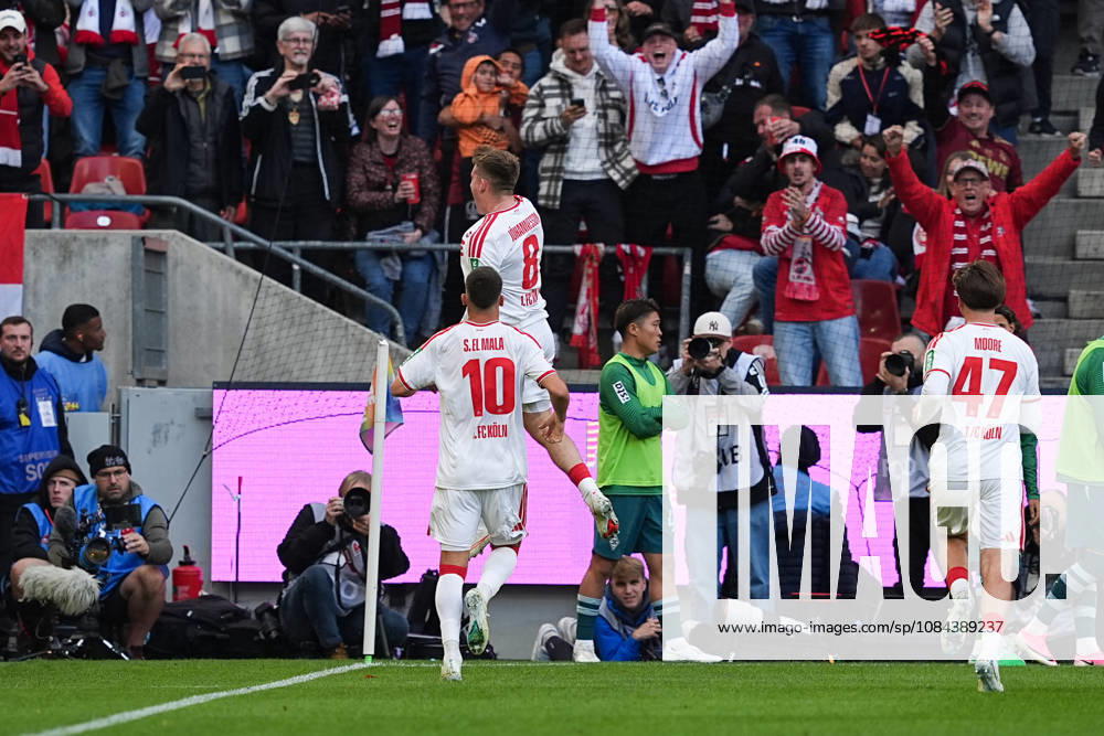 Herren, Fußball, 1.Bundesliga, 1.FC Köln - Borussia Mönchengladbach, Saison 2026 2027, RheinEnergieSTADION: Torjubel nach dem Tor zum 1:0 für den 1.FC Köln durch Torschütze Isak Johannesson (1.FC Köln, 8) zusammen mit Said El Mala (1.FC Köln, 10) und Mikey Moore (1.FC Köln, 47 Jahmai Simpson-Pusey (1.FC Köln, 22) DFB regulations prohibit any use of photographs as image sequences and or quasi-video.