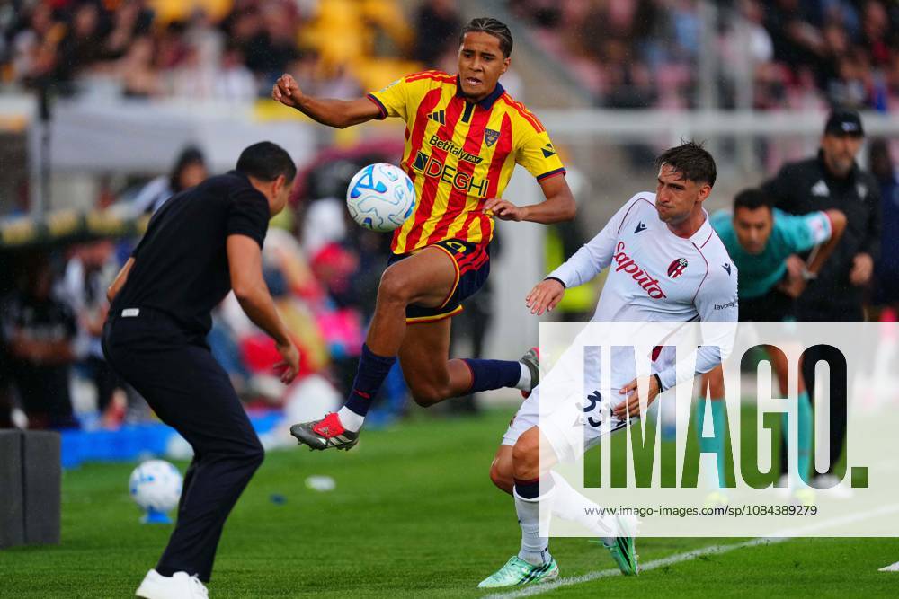 US Lecce s Defensive Midfielder Oumar Ngom (79 US Lecce) and Bologna FC s Left-back Juan Miranda (33 Bologna FC) in action during the Serie A Enilive matchday 6 match between US Lecce and Bologna FC 1909 at the Stadio Via del Mare in Lecce, Italy, Sunday, October 11, 2026. (Credit Image: Giovanni Evangelista LaPresse)