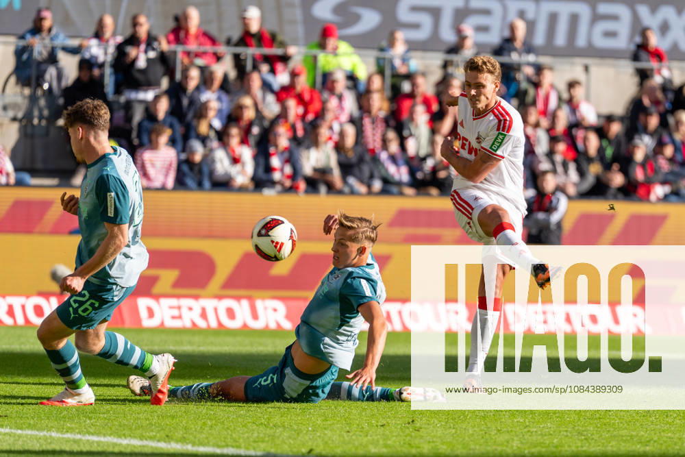 Sebastian Sebulonsen (1.FC Koeln, 28) schiesst auf das Tor und Jan Leszczynski (Borussia Moenchengladbach, 05) graetscht dazwischen, Lukas Ullrich (Borussia Moenchengladbach, 26) 1.FC Köln vs. Borussia Moenchengladbach, Fussball, Bundesliga, 5.Spieltag, Saison 2026 27, 12.10.2026, DFL REGULATIONS PROHIBIT ANY USE OF PHOTOGRAPHS AS IMAGE SEQUENCES AND OR QUASI-VIDEO, 1.FC Köln vs. Borussia Moenchengladbach, Fussball, Bundesliga, 5.Spieltag, Saison 2026 27, 12.10.2026 Köln