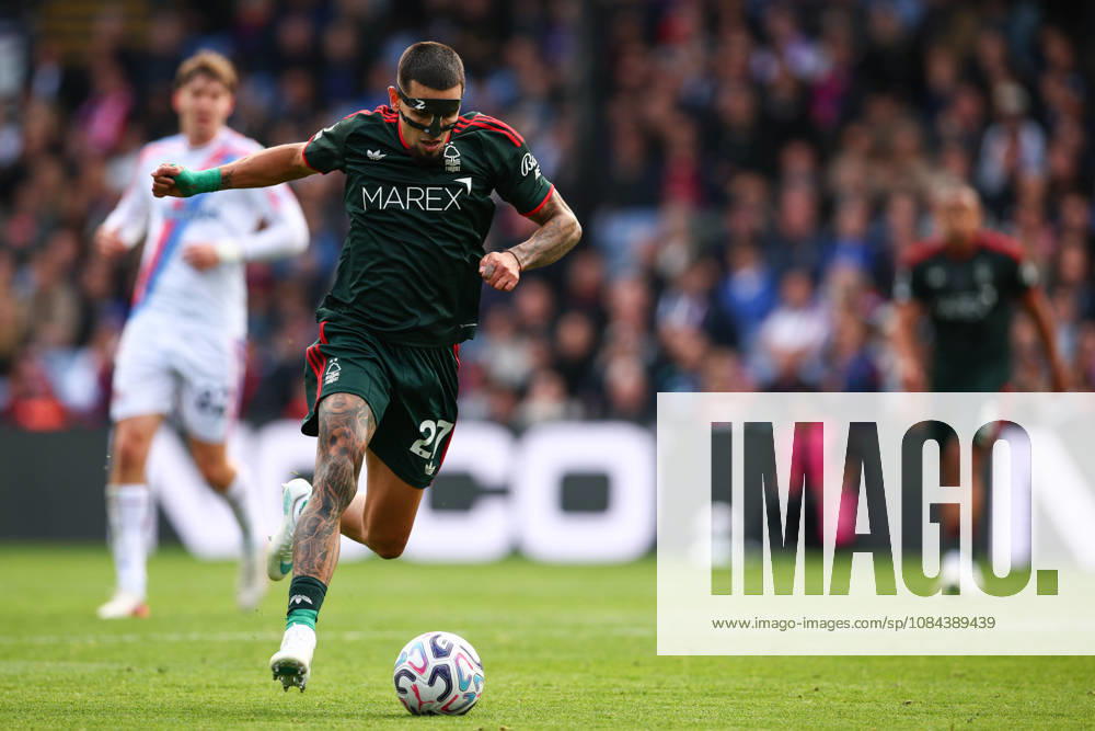 Premier League: Crystal Palace v Nottingham Forest LONDON, UK - 11th Oct 2026: Daniel Munoz of Nottingham Forest in action during the Premier League match between Crystal Palace FC and Nottingham Forest FC at Selhurst Park London Selhurst Park England United Kingdom