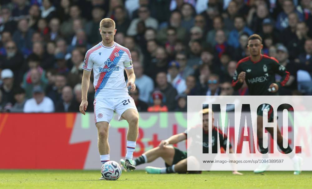 Premier League - Crystal Palace v Nottingham Forest LONDON, ENGLAND, OCTOBER 11: Adam Wharton of Crystal Palace on the ball during The Premier League match between Crystal Palace v Nottingham Forest at Selhurst Park Stadium, London, England, on October 11. (Photo by Daniel Weir) London Selhurst Park Stadium England