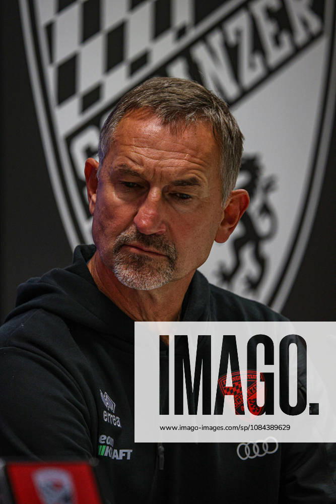 Trainer Achim Beierlorzer (Cheftrainer FC Ingolstadt 04) bei der Pressekonferenz nach bdem Spiel FC Ingolstadt 04 gegen SV Wehen Wiesbaden am 11.10.2026, DFB regulations prohibit any use of photographs as image sequences and or quasi-video. GER, Fussball, 3. Liga, Spieltag 8, FC Ingolstadt 04 gegen SV Wehen Wiesbaden, 11.10.2026, Audi Sportpark Ingolstadt