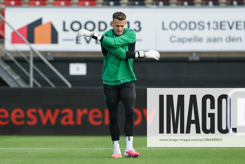 2026-10-11 Excelsior Rotterdam v FC Groningen - Dutch Eredivisie ROTTERDAM, NETHERLANDS - OCTOBER 11: Warming up of Goalkeeper Etienne Vaessen of FC Groningen during the Dutch Eredivisie match between Excelsior Rotterdam and FC Groningen at Stadion Woudestein on October 11, 2026 in Rotterdam, Netherlands. Rotterdam Stadion Woudestein Netherlands Content not available for redistribution in The Netherlands directly or indirectly through any third parties.