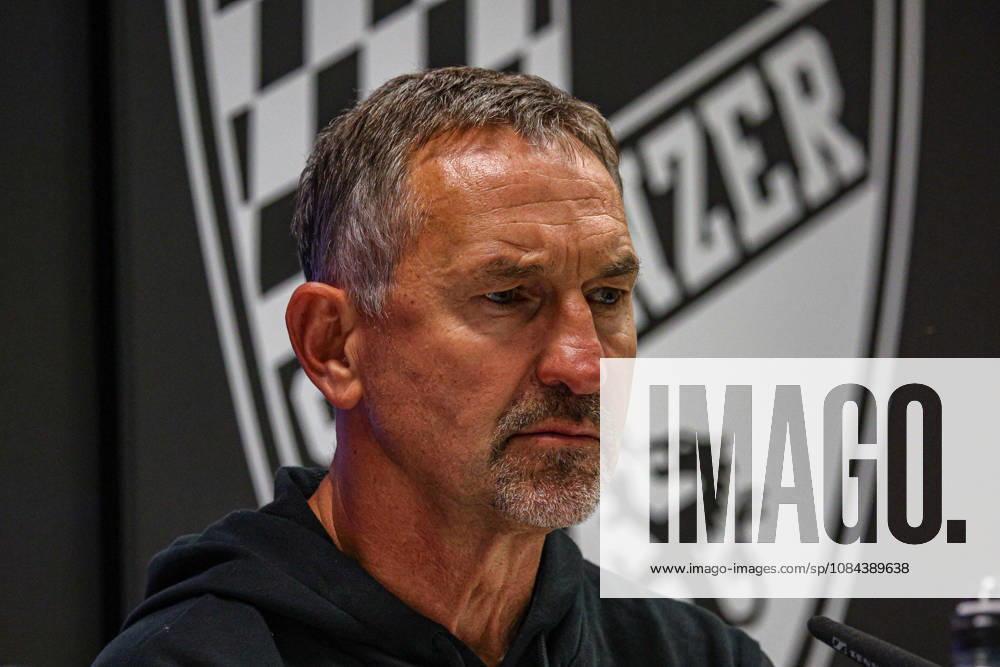 Trainer Achim Beierlorzer (Cheftrainer FC Ingolstadt 04) bei der Pressekonferenz nach bdem Spiel FC Ingolstadt 04 gegen SV Wehen Wiesbaden am 11.10.2026, DFB regulations prohibit any use of photographs as image sequences and or quasi-video. GER, Fussball, 3. Liga, Spieltag 8, FC Ingolstadt 04 gegen SV Wehen Wiesbaden, 11.10.2026, Audi Sportpark Ingolstadt