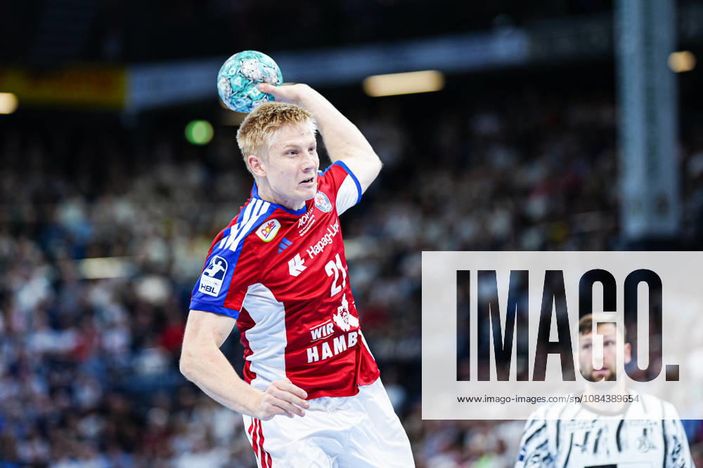Wurf Tor Frederik Bo Andersen (Handball Club Hamburg, 21) GER, THW Kiel vs. Handball Club Hamburg, Handball, 1. Bundesliga, Spieltag 8, Saison 2026 2027, 11.10.2026 GER, THW Kiel vs. Handball Club Hamburg, Handball, 1. Bundesliga, Spieltag 8, Saison 2026 2027, 11.10.2026 Kiel