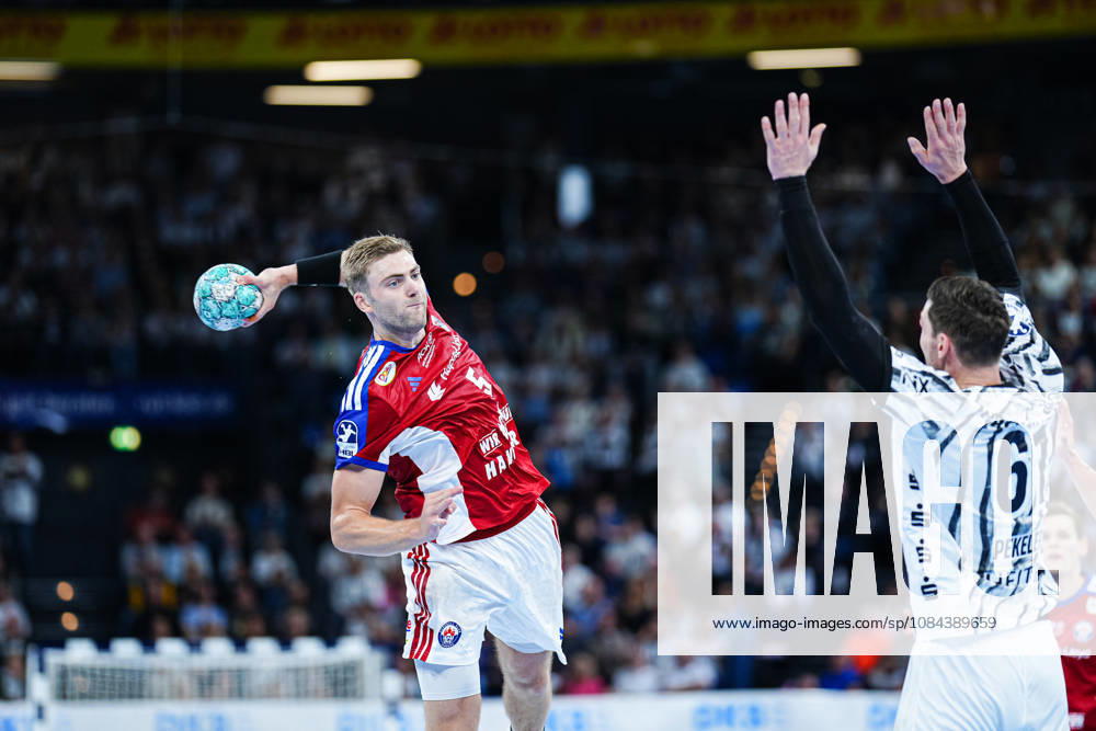 Wurf Tor Oliver Norlyk (Handball Club Hamburg, 05) GER, THW Kiel vs. Handball Club Hamburg, Handball, 1. Bundesliga, Spieltag 8, Saison 2026 2027, 11.10.2026 GER, THW Kiel vs. Handball Club Hamburg, Handball, 1. Bundesliga, Spieltag 8, Saison 2026 2027, 11.10.2026 Kiel