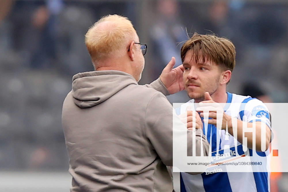 Fussball 2.Bundesliga, Hertha BSC Berlin - SpVgg Greuther Fuerth v.l. Trainer Coach Heiko Vogel (Greuther Fürth Fuerth) Mads Pedersen (Hertha BSC Berlin) Berlin