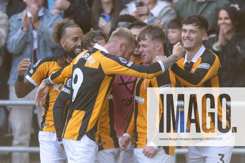 Hull City v Everton Premier League Joe Gelhardt of Hull City (second from right) is mobbed by team mates after scoring his sides first goal during the Premier League match between Hull City and Everton at the MKM Stadium, Hull. 11 10 2026 UK Newspapers OUT