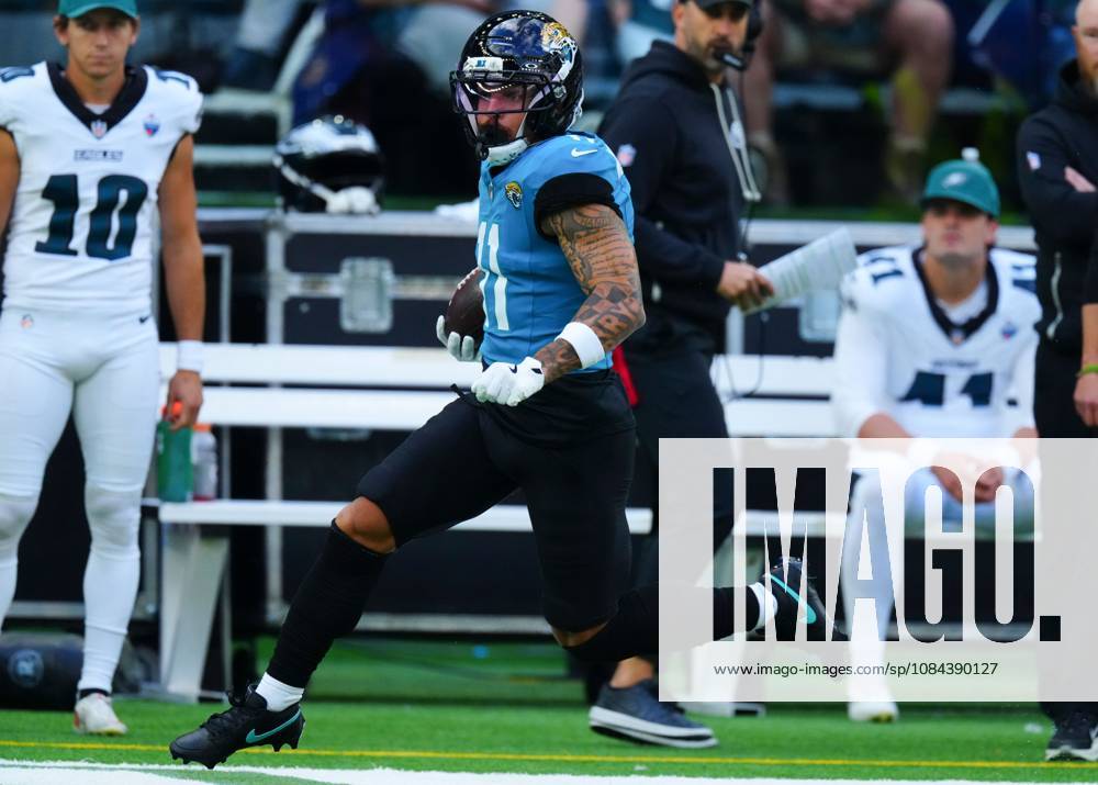 Parker Washington of Jacksonville Jaguars runs in for the opening touch down 6-0 Philadelphia Eagles v Jacksonville Jaguars, NFL, American Football Herren, USA American Football, Tottenham Hotspur Stadium, London, UK - 11 Oct 2026London Tottenham Hotspur Stadium United Kingdom