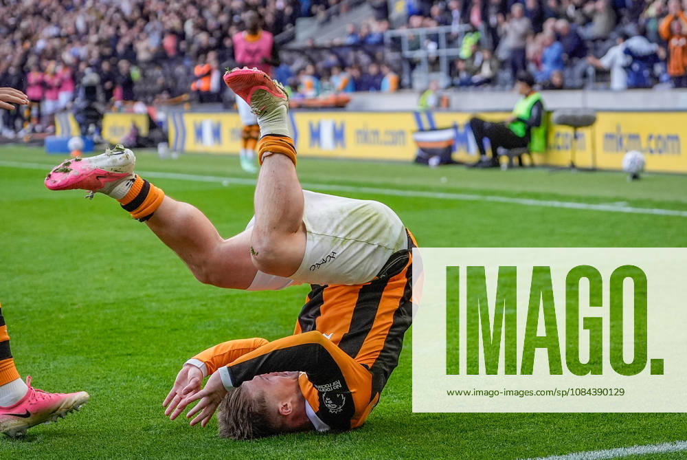 Premier League: Hull City v Everton Joe Gelhardt of Hull City celebrates his goal to make it 1-0 during the Premier League match Hull City vs Everton at MKM Stadium, Hull, United Kingdom on 11 October 2026 (Photo by Maynard Manyowa News Images) Hull MKM Stadium East Riding of Yorkshire United Kingdom