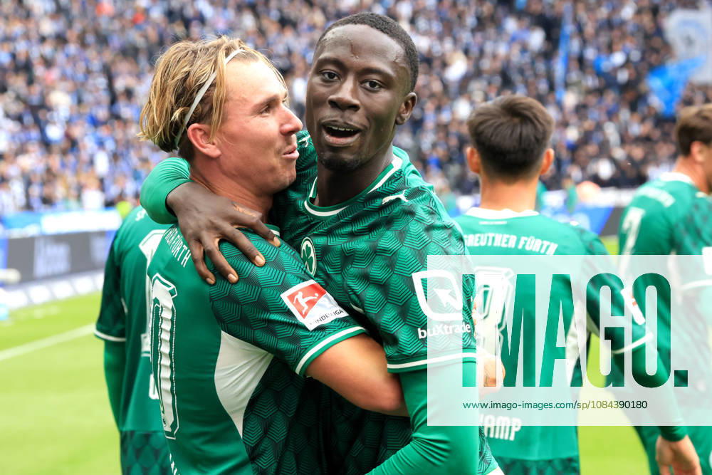 DEU GER, Fussball , 2.Fussballbundesliga , Spieltag, Saison 2026 2027, Berliner Olympiastadion, Hertha BSC vs. Greuther Fuerth OMAR SILLAH ( Greuther Fuerth 42 ), Felix Klaus ( Greuther Fuerth 30 ) Abseitstor Freude war umsonst 2. Liga: DFB DFL regulations prohibit any use of photographs as image sequences and or quasi-video) nordphoto GmbH Engler Berlin Berliner Olympiastadion Berlin Deutschland