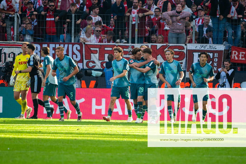 Deutschland: 1.Bundesliga 2026 2027, 5. Spieltag, 1.FC Köln vs Borussia Mönchengladbach, Sonntag, 11.10.2026 RheinEnergie-Stadion (Köln-Nordrhein-Westfalen): Tor und Torjubel zum 1:1 durch Joe Scally (Borussia Mönchengladbach, 29). Freude, Emotionen, Jubel mit Philipp Sander (Borussia Mönchengladbach,16) Hugo Bolin (Borussia Mönchengladbach, 38) Köln RheinEnergier-Stadion, Köln Deutschland
