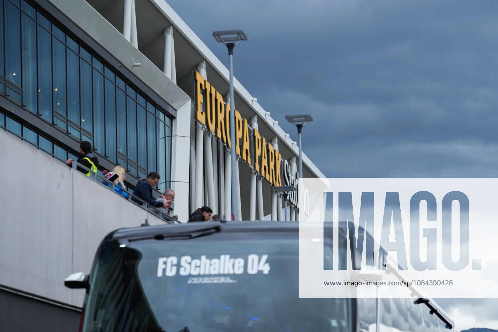 1. Bundesliga: SC Freiburg vs FC Schalke 04, 11.10.2026 FC Schalke 04 Bus vor dem Europa-Park Stadion 1. Bundesliga: SC Freiburg vs FC Schalke 04, Europa-Park-Stadion, 11.10.2026 DFB DFL REGULATIONS PROHIBIT ANY USE OF PHOTOGRAPHS AS IMAGE SEQUENCES AND OR QUASI-VIDEO.