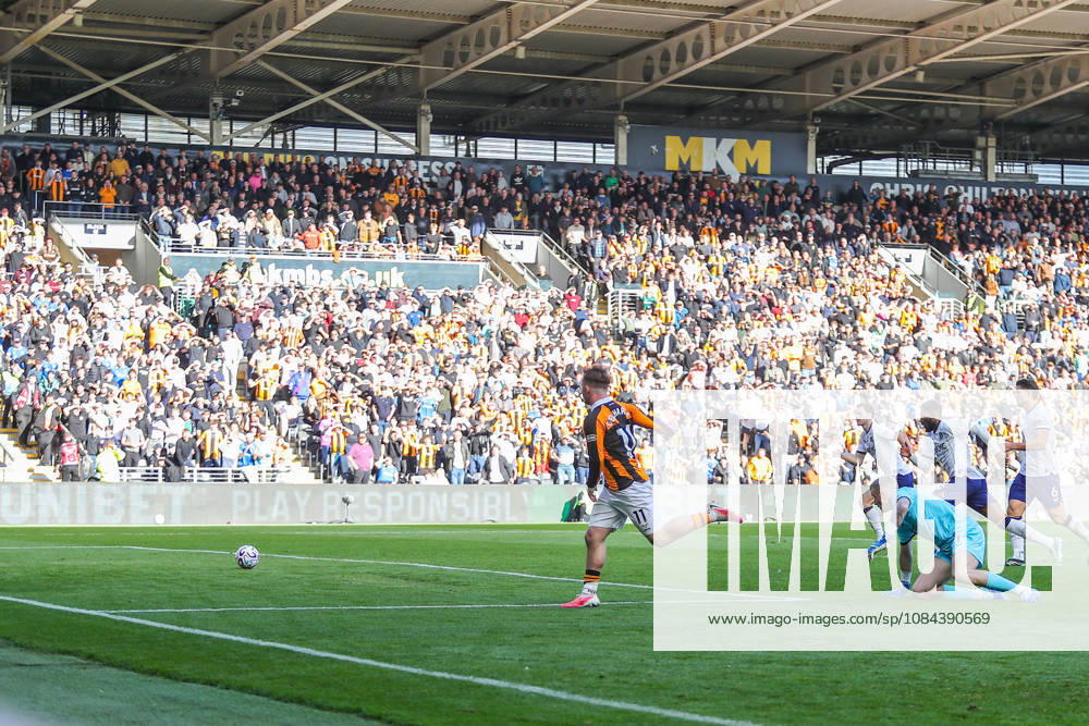 Hull City v Everton, Premier League Joe Gelhardt Of Hull City scores a GOAL 1-0 during the Hull City v Everton Premier League match at the MKM Stadium, Hull, England on 11 October 2026 Credit: Lee Keuneke Every Second Media Editorial use only. All images are copyright Every Second Media Limited. No images may be reproduced without prior permission. All rights reserved. Premier League and Football League images are subject to licensing agreements with Football DataCo Limited. see https: www.football-dataco.com