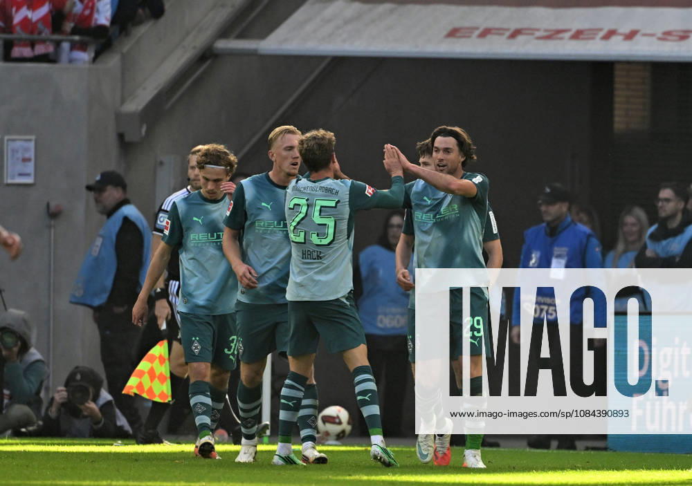 Koeln; Fussball, Herren, Saison 2026 2027, 1. FC Koeln vs. Borussia Moenchengladbach Torjubel Gladbach nach dem Tor zum 1-1; rechts Torschuetze Joe Scally (Gladbach) klatscht mit Robin Hack (Gladbach, 25) ab DFL regulations prohibit any use of photographs as image sequences and or quasi-video. Rhein-Energie-Stadion Nordrhein-Westfalen Deutschland