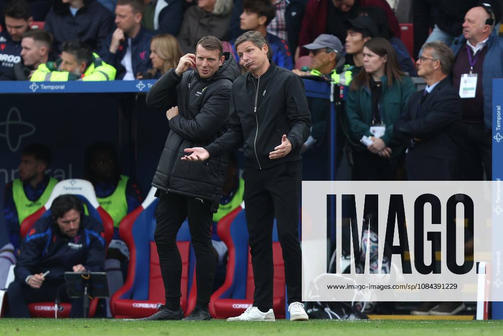 Premier League - Crystal Palace v Nottingham Forest LONDON, ENGLAND, OCTOBER 11: Oliver Glasner Manager of Nottingham Forest looks disappointed, dejected & frustrated during The Premier League match between Crystal Palace v Nottingham Forest at Selhurst Park Stadium, London, England, on October 11. (Photo by Daniel Weir) London Selhurst Park Stadium England