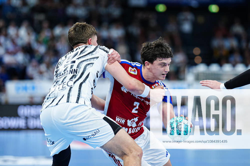 Rasmus Ankermann (THW Kiel, 22), Toma Gadza (Handball Club Hamburg, 02) GER, THW Kiel vs. Handball Club Hamburg, Handball, 1. Bundesliga, Spieltag 8, Saison 2026 2027, 11.10.2026 GER, THW Kiel vs. Handball Club Hamburg, Handball, 1. Bundesliga, Spieltag 8, Saison 2026 2027, 11.10.2026 Kiel