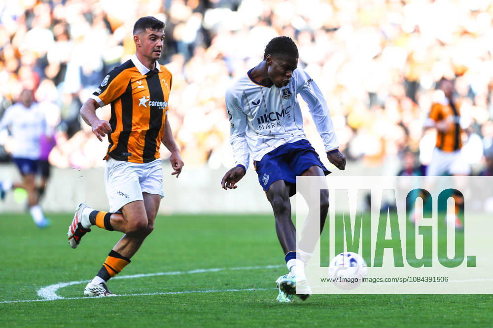 KINGSTON UPON HULL, ENGLAND, OCTOBER 11: Thierno Barry of Everton FC scores his teams second goal during a Premier League 2026-27 match between Hull City and Everton FC at the MKM Stadium on October 11, 2026 in Kingston Upon Hull, England. (Photo by Zach Forster Sports Press Photo)