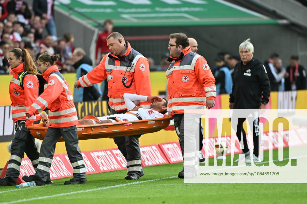 Koeln; Fussball, Herren, Saison 2026 2027, 1. FC Koeln vs. Borussia Moenchengladbach Ellyes Skhiri (Koeln) hat sich schwer verletzt; er muss mit der Trage vom Feld gebracht werden DFL regulations prohibit any use of photographs as image sequences and or quasi-video. Rhein-Energie-Stadion Nordrhein-Westfalen Deutschland