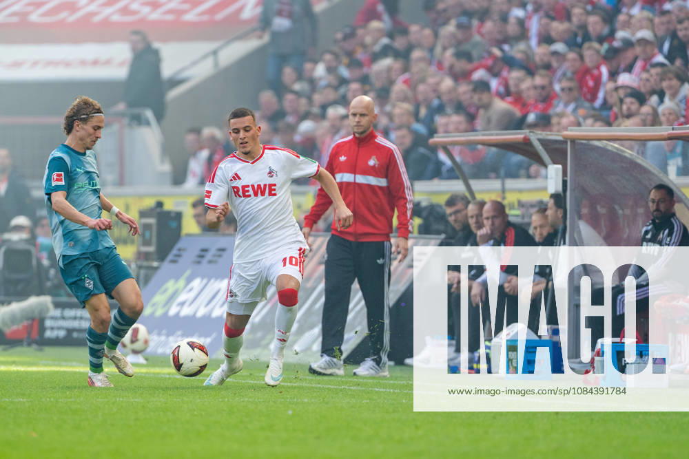 Hugo Bolin (Borussia Moenchengladbach, 38) im Zweikampf mit Said El Mala (1.FC Koeln, 10), Rene Wagner (1.FC Koeln, Trainer) 1.FC Köln vs. Borussia Moenchengladbach, Fussball, Bundesliga, 5.Spieltag, Saison 2026 27, 12.10.2026, DFL REGULATIONS PROHIBIT ANY USE OF PHOTOGRAPHS AS IMAGE SEQUENCES AND OR QUASI-VIDEO, 1.FC Köln vs. Borussia Moenchengladbach, Fussball, Bundesliga, 5.Spieltag, Saison 2026 27, 12.10.2026 Köln