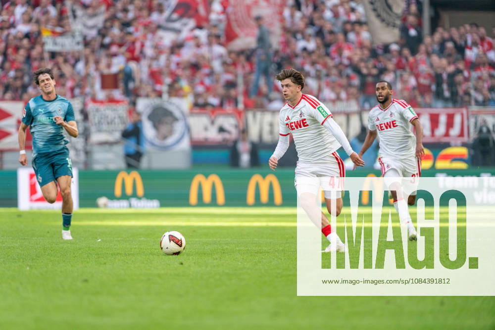 Philipp Sander (Borussia Moenchengladbach, 16) kaempft um zu Mikey Moore (1.FC Koeln, 47) am Ball zu kommen, Linton Maina (1.FC Koeln, 37) hinterher 1.FC Köln vs. Borussia Moenchengladbach, Fussball, Bundesliga, 5.Spieltag, Saison 2026 27, 12.10.2026, DFL REGULATIONS PROHIBIT ANY USE OF PHOTOGRAPHS AS IMAGE SEQUENCES AND OR QUASI-VIDEO, 1.FC Köln vs. Borussia Moenchengladbach, Fussball, Bundesliga, 5.Spieltag, Saison 2026 27, 12.10.2026 Köln
