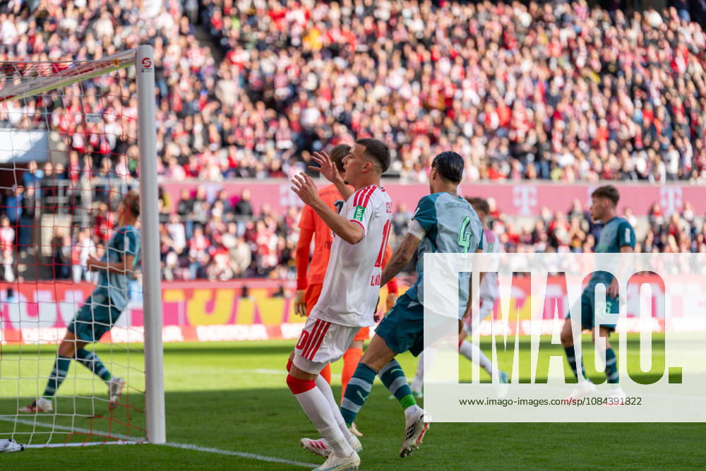 Said El Mala (1.FC Koeln, 10) nach einer vergebenen Torchance 1.FC Köln vs. Borussia Moenchengladbach, Fussball, Bundesliga, 5.Spieltag, Saison 2026 27, 12.10.2026, DFL REGULATIONS PROHIBIT ANY USE OF PHOTOGRAPHS AS IMAGE SEQUENCES AND OR QUASI-VIDEO, 1.FC Köln vs. Borussia Moenchengladbach, Fussball, Bundesliga, 5.Spieltag, Saison 2026 27, 12.10.2026 Köln