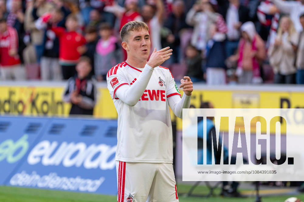 Isak Johannesson (1.FC Koeln, 08) jubelt nach seinem 1:0 mit einem Kuss 1.FC Köln vs. Borussia Moenchengladbach, Fussball, Bundesliga, 5.Spieltag, Saison 2026 27, 12.10.2026, DFL REGULATIONS PROHIBIT ANY USE OF PHOTOGRAPHS AS IMAGE SEQUENCES AND OR QUASI-VIDEO, 1.FC Köln vs. Borussia Moenchengladbach, Fussball, Bundesliga, 5.Spieltag, Saison 2026 27, 12.10.2026 Köln