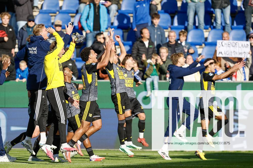 ZWOLLE - Cambuur players celebrate the 0-1 victory during the Dutch Eredivisie match between PEC Zwolle and Cambuur at the MAC3Park stadium on October 11, 2026 in Zwolle, the Netherlands. VINCENT JANNINK ANP Eredivisie 2026 27 ANPxSportx IVx 572137486 originalFilename: 572137486