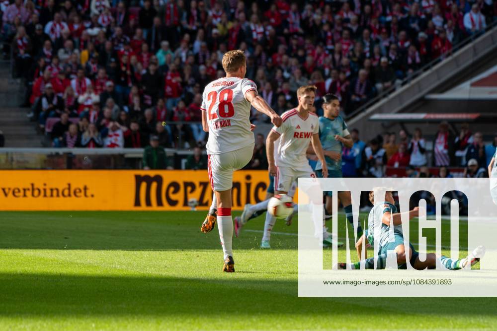 Sebastian Sebulonsen, Abwehr, (1.FC Koeln 28), Jan Leszczynski, Abwehr, (Borussia Moenchengladbach 5) , 1. FC Koeln vs. Borussia Moenchengladbach, Fussball, 1. Bundesliga, 5. Spieltag, 11.10.2026 DFB DFL regulations prohibit any use of photographs as image sequences and or quasi-video Koeln Nordrhein-Westfalen Deutschland
