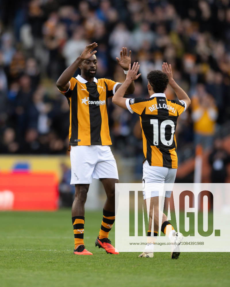 Hull City v Everton Premier League Mohamed Belloumi celebrates with Semi Ajayi of Hull City after scoring his sides second goal during the Premier League match between Hull City and Everton at the MKM Stadium, Hull. 11 10 2026 UK Newspapers OUT