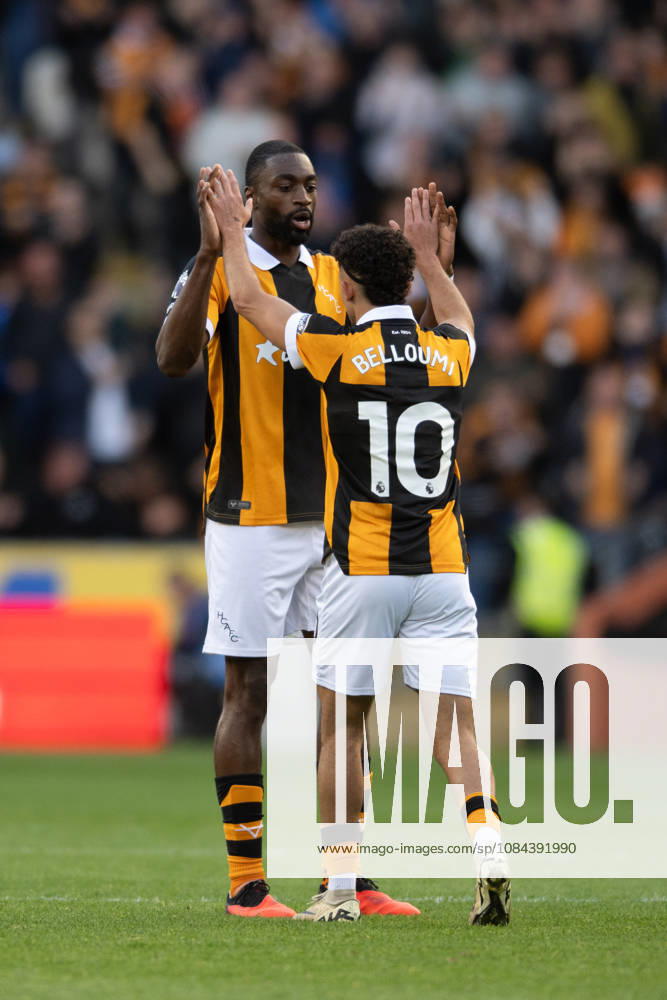 Hull City v Everton Premier League Mohamed Belloumi celebrates with Semi Ajayi of Hull City after scoring his sides second goal during the Premier League match between Hull City and Everton at the MKM Stadium, Hull. 11 10 2026 UK Newspapers OUT