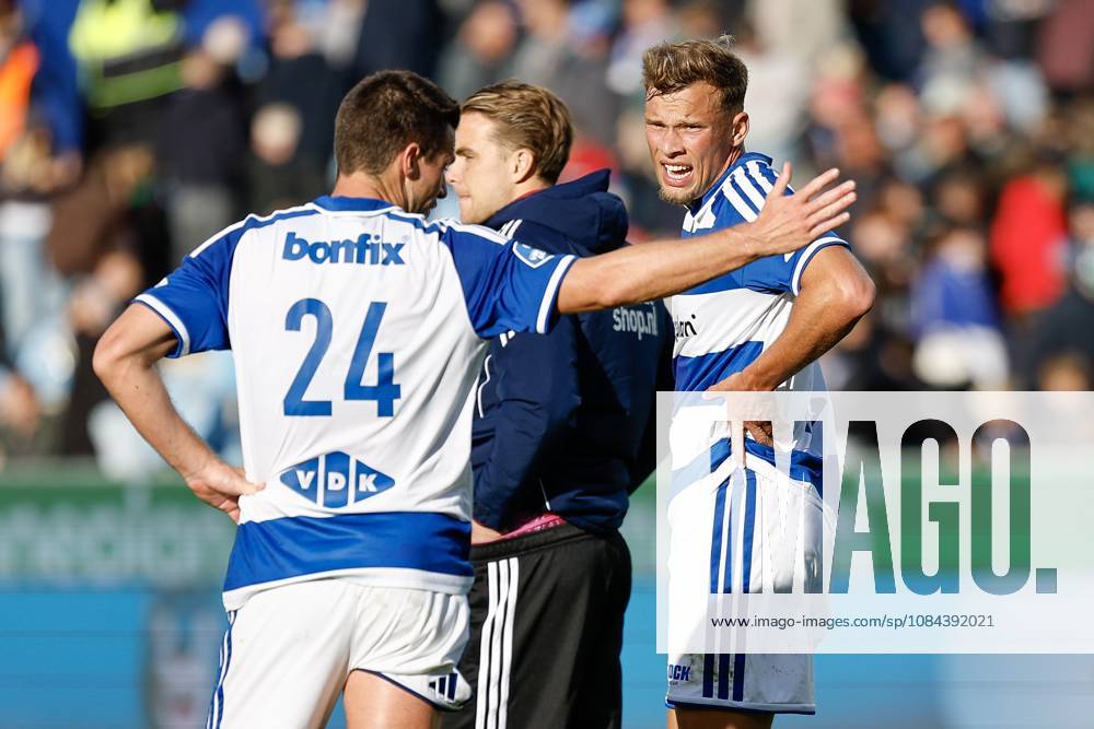 ZWOLLE - Nick Viergever of PEC Zwolle, Sydney van Hooijdonk of PEC Zwolle (lr) react after a 0-1 loss during the Dutch Eredivisie match between PEC Zwolle and Cambuur at the MAC3Park stadium on October 11, 2026 in Zwolle, the Netherlands. VINCENT JANNINK ANP Eredivisie 2026 27 ANPxSportx IVx 572137764 originalFilename: 572137764