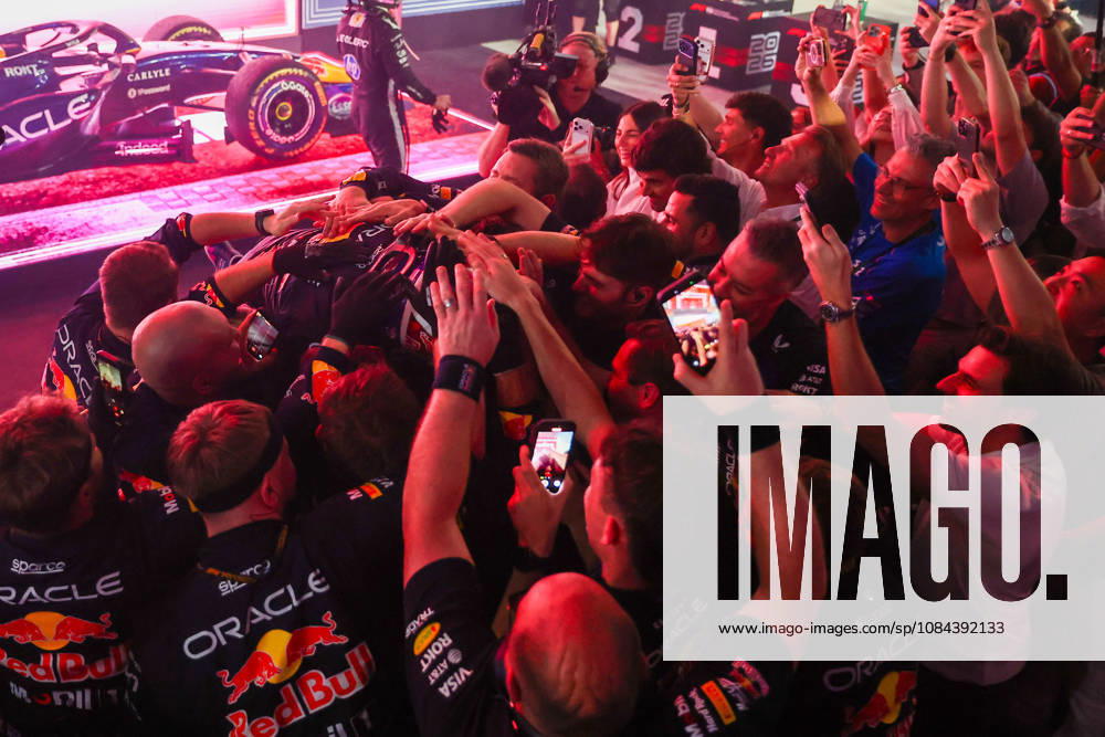 Max Verstappen wins 2026 Formula 1 Singapore Grand Prix SINGAPORE - OCT 11: Red Bull Racing driver Max Verstappen celebrates on the podium after winning the Formula 1 Singapore Grand Prix at the Marina Bay Street Circuit in Singapore on October 11, 2026. Daniel Ceng Anadolu Singapore Singapore. Editorial use only. Please get in touch for any other usage.