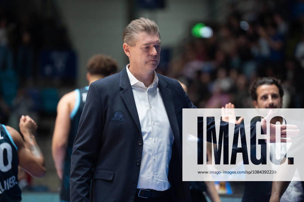 Basketball easyCredit BBL Bundesliga, Frankfurt Skyliners - Veolia Towers Hamburg Klaus Perwas (Trainer Skyliners Frankfurt) Frankfurt am Main