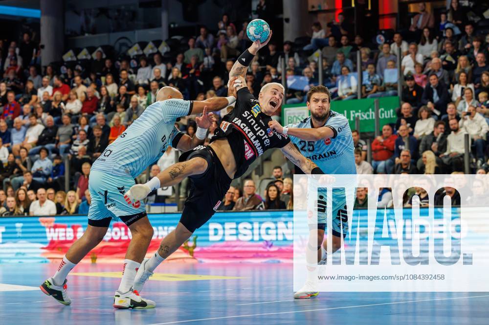 Handball - 1. Bundesliga OPEL HBL - Saison 2026 2027 - 08. Spieltag: HC Erlangen Metropolregion Nürnberg HCE - MT Melsungen - DaMa - - Adrian Sipos (8, MT Melsungen ) Marek Nissen (6, HC Erlangen HCE ) Olle Forsell Schefvert (25, MT Melsungen )