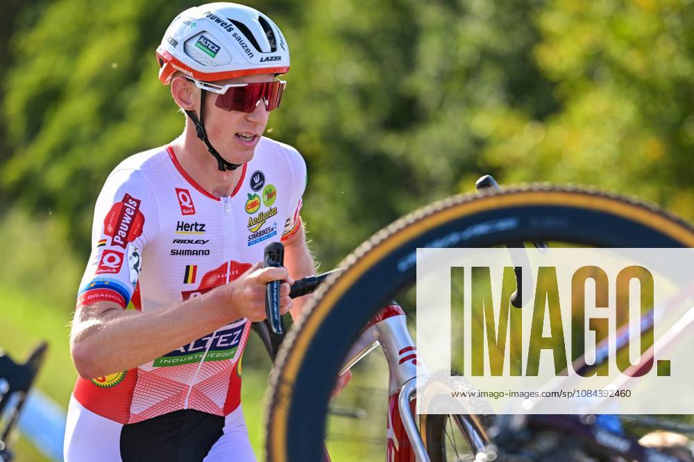 Belgium s Michael Vanthourenhout is pictured in action during the men elite race of the Mosselcross cyclocross cycling event, on Sunday 11 October 2026, in Dendermonde, the first race (out of 7) of the HG Cross competition. DAVIDxPINTENS x189457557x